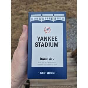 Yankee Stadium Homesick New York Yankees Soy Wax Candle 13.75 oz NEW in Gift Box